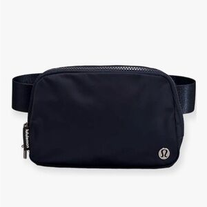 Lululemon Everywhere Belt Bag - Black NWT